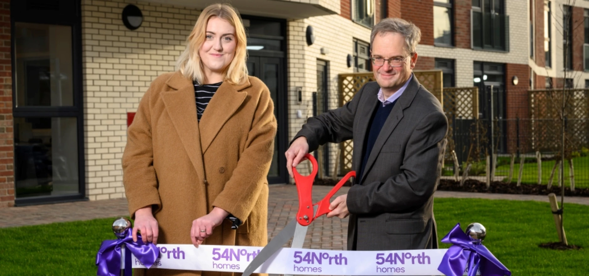 1. Cllr Jessica Lennox and 54N chair Steve Secker 28-11-24.jpg